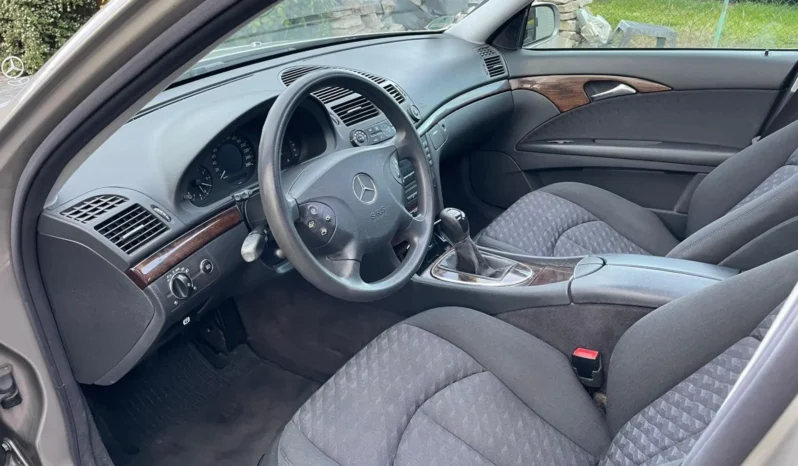 
								Mercedes-Benz Klasa E W211 full									