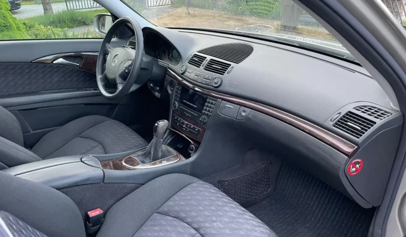 
								Mercedes-Benz Klasa E W211 full									