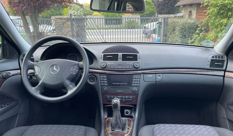 
								Mercedes-Benz Klasa E W211 full									