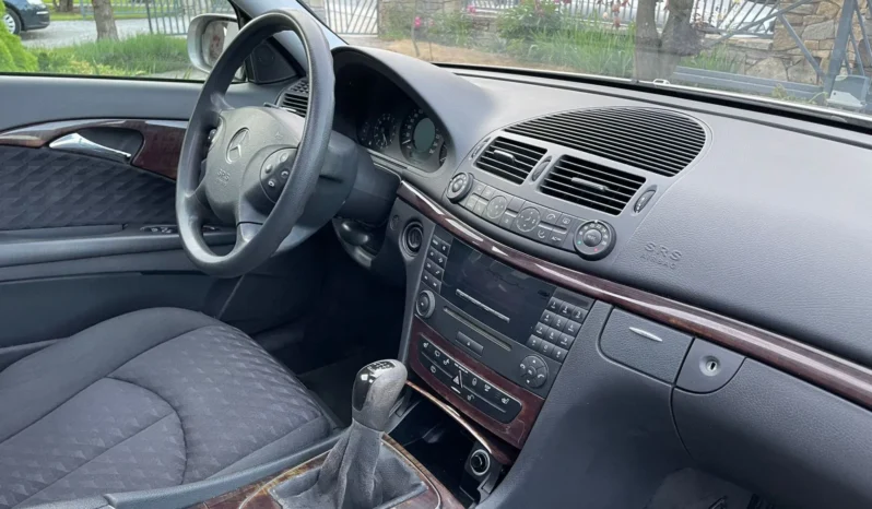 
								Mercedes-Benz Klasa E W211 full									