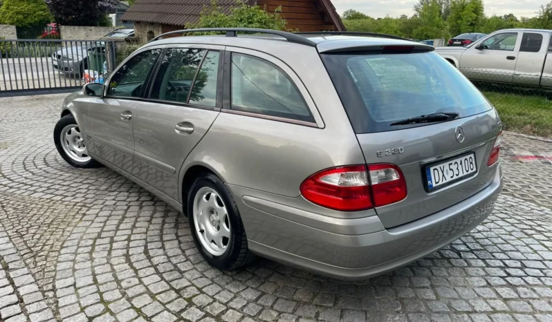 
								Mercedes-Benz Klasa E W211 full									