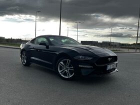 FORD MUSTANG