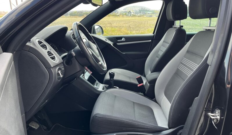 
								VOLKSWAGEN TIGUAN full									