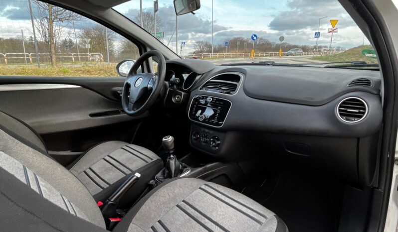 
								FIAT PUNTO full									
