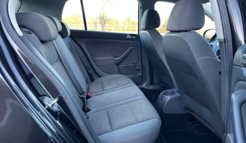 
								VOLKSWAGEN GOLF full									