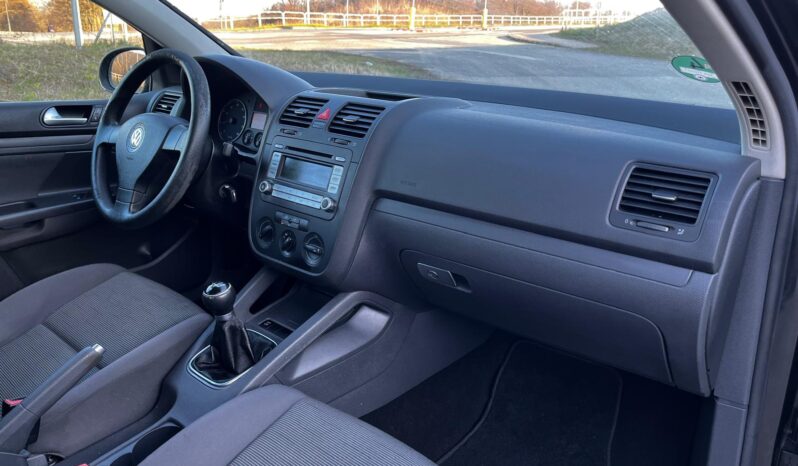 
								VOLKSWAGEN GOLF full									