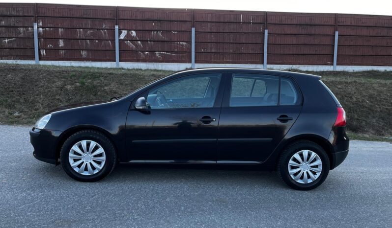 
								VOLKSWAGEN GOLF full									