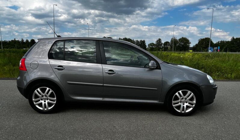 
								VOLKSWAGEN GOLF full									