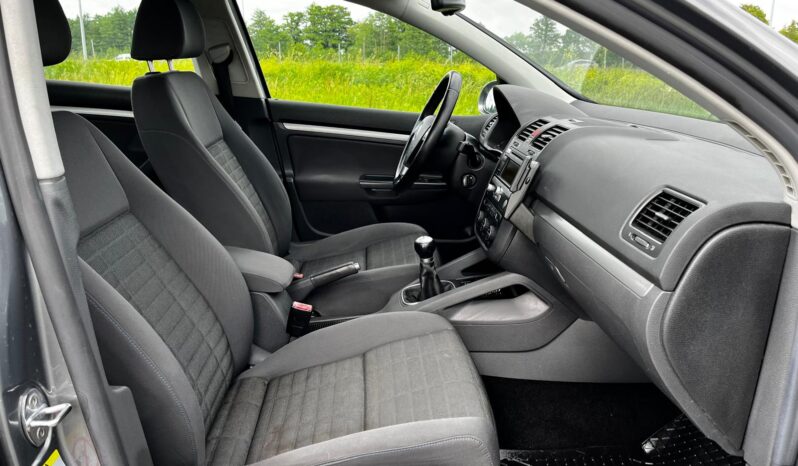 
								VOLKSWAGEN GOLF full									