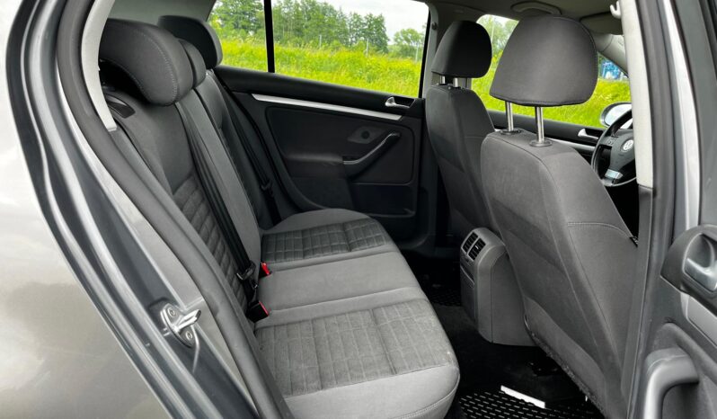 
								VOLKSWAGEN GOLF full									