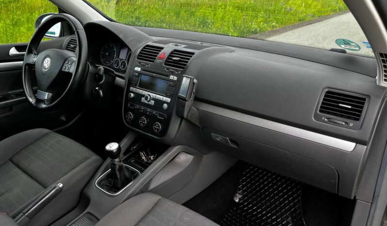 
								VOLKSWAGEN GOLF full									