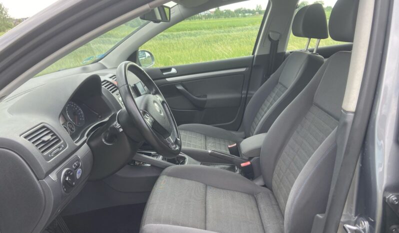
								VOLKSWAGEN GOLF full									