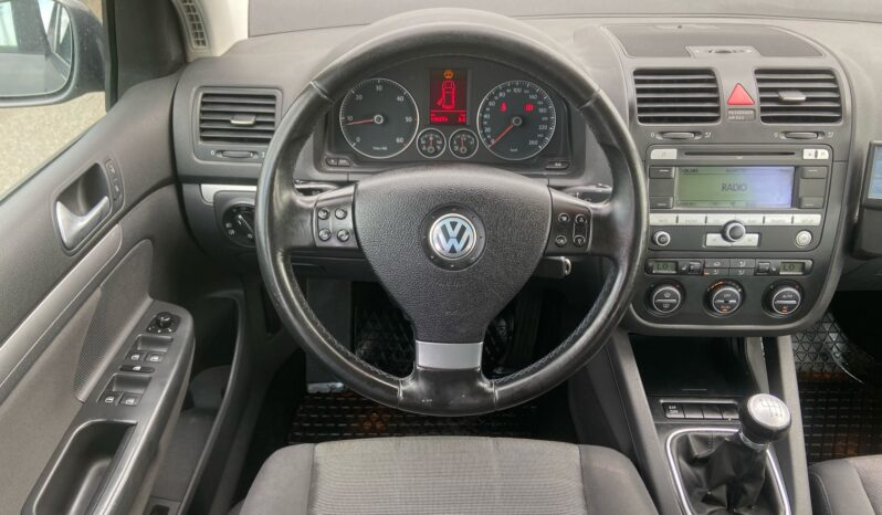 
								VOLKSWAGEN GOLF full									