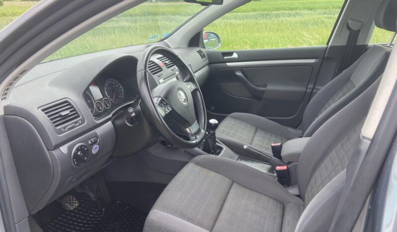 
								VOLKSWAGEN GOLF full									