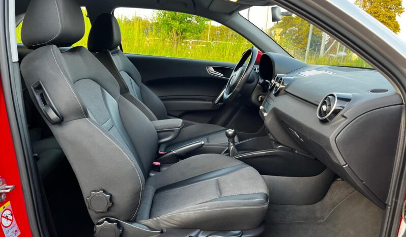 
								AUDI A1 full									