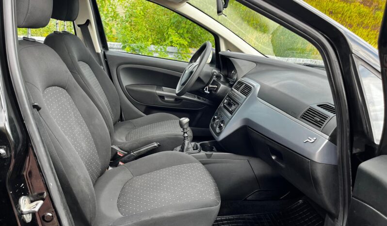
								FIAT PUNTO full									