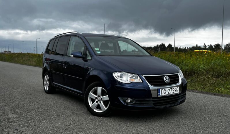 
								VOLKSWAGEN TOURAN full									