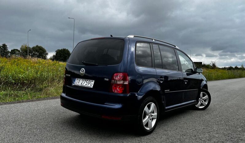 
								VOLKSWAGEN TOURAN full									