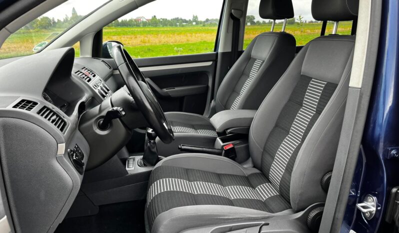 
								VOLKSWAGEN TOURAN full									