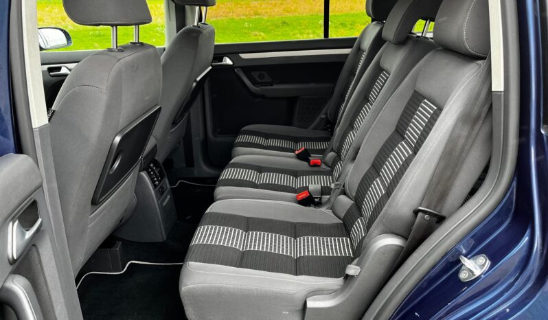 
								VOLKSWAGEN TOURAN full									