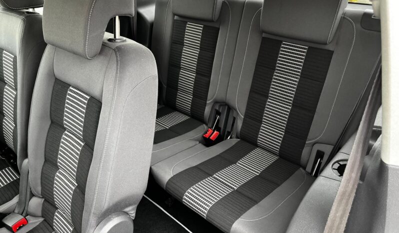 
								VOLKSWAGEN TOURAN full									